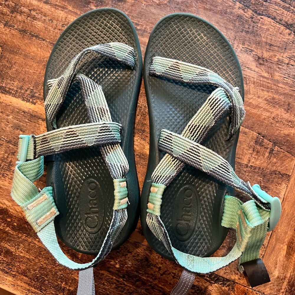 Euc girls size 3 chacos
